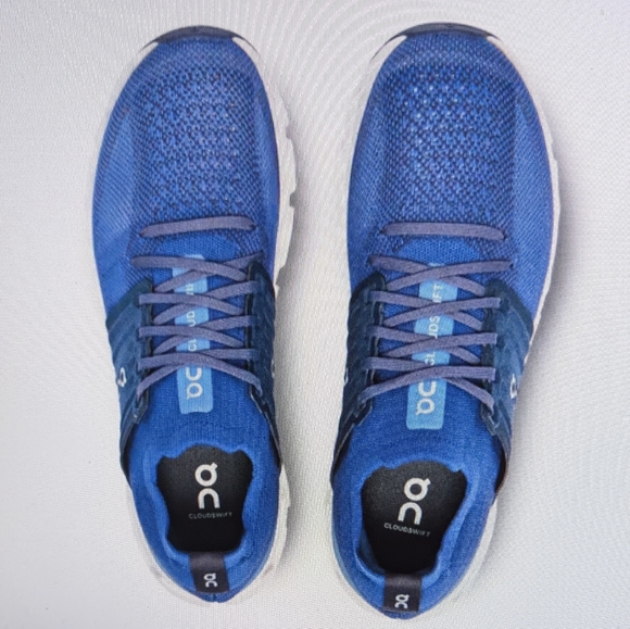 Athletic_Shoes